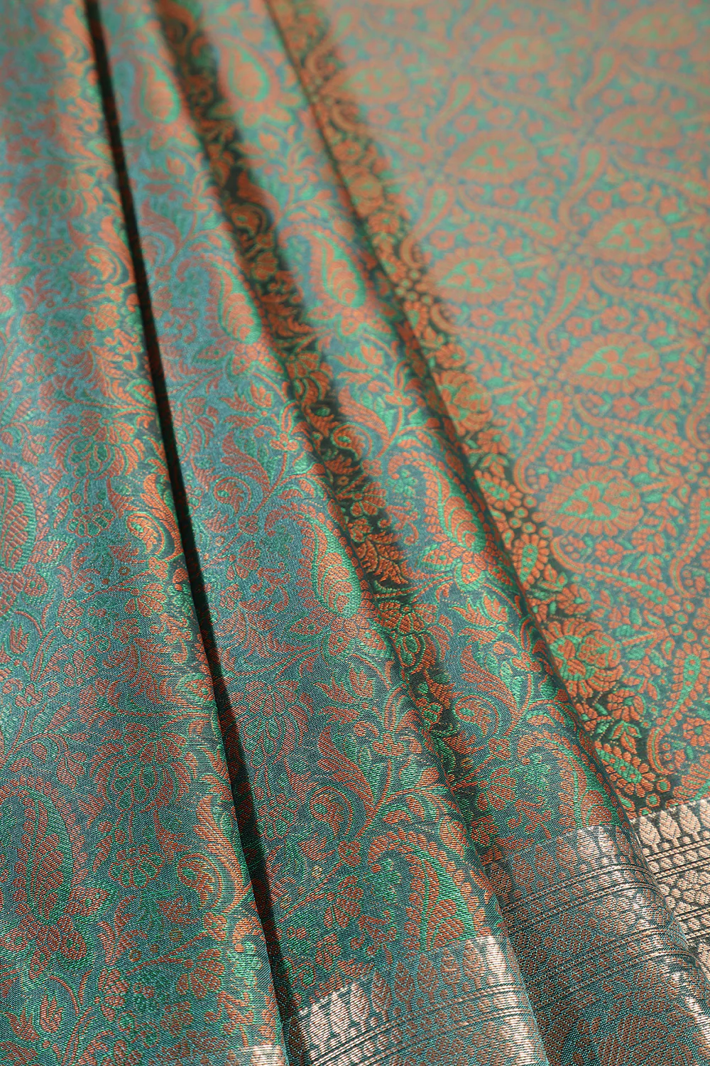 Teal Green Silk Floral and Paisley Resham & Zari Woven Saree - Image 3