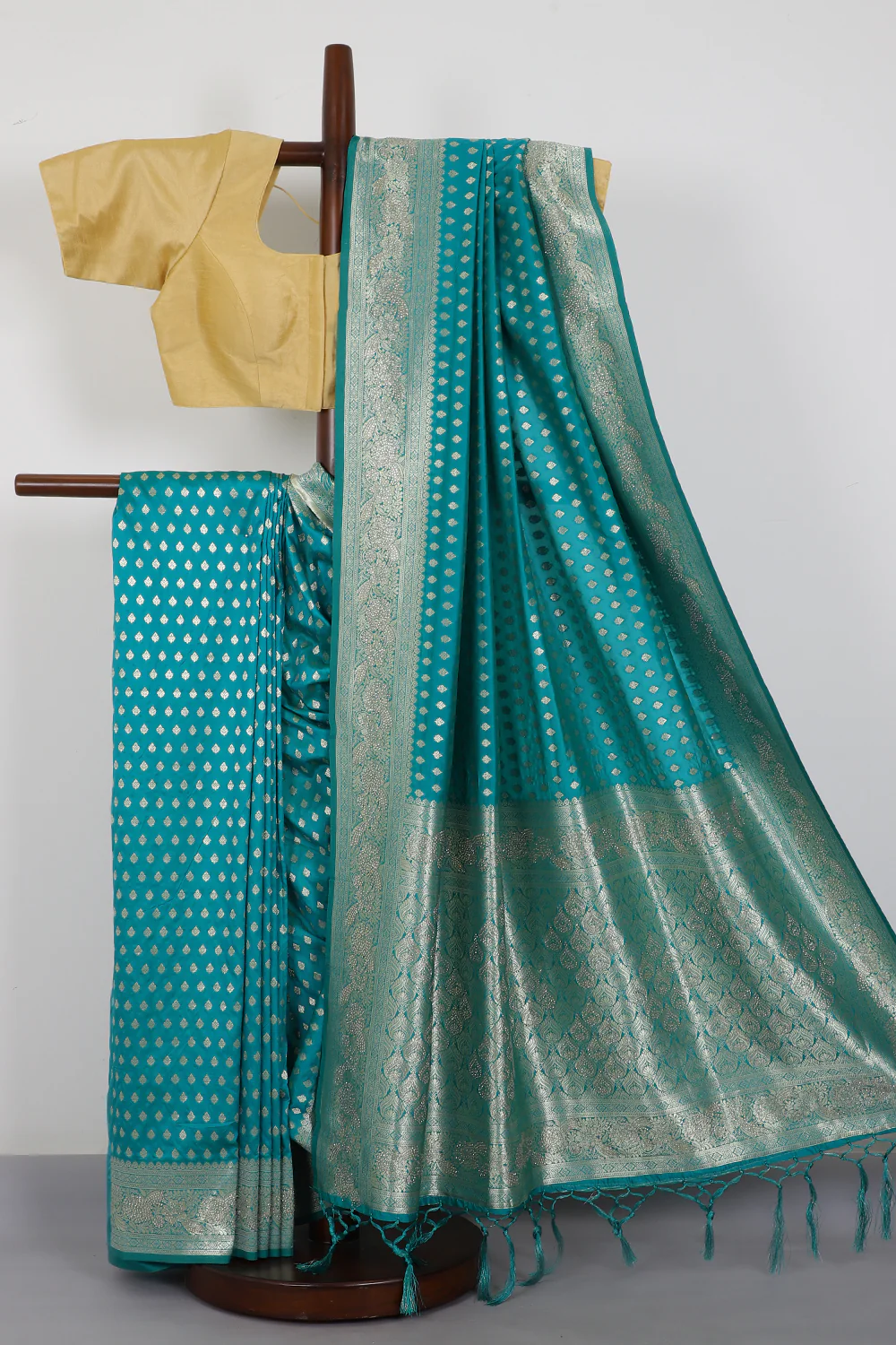 Teal Green Silk Zari Woven And Swaroski Work Saree - Image 4