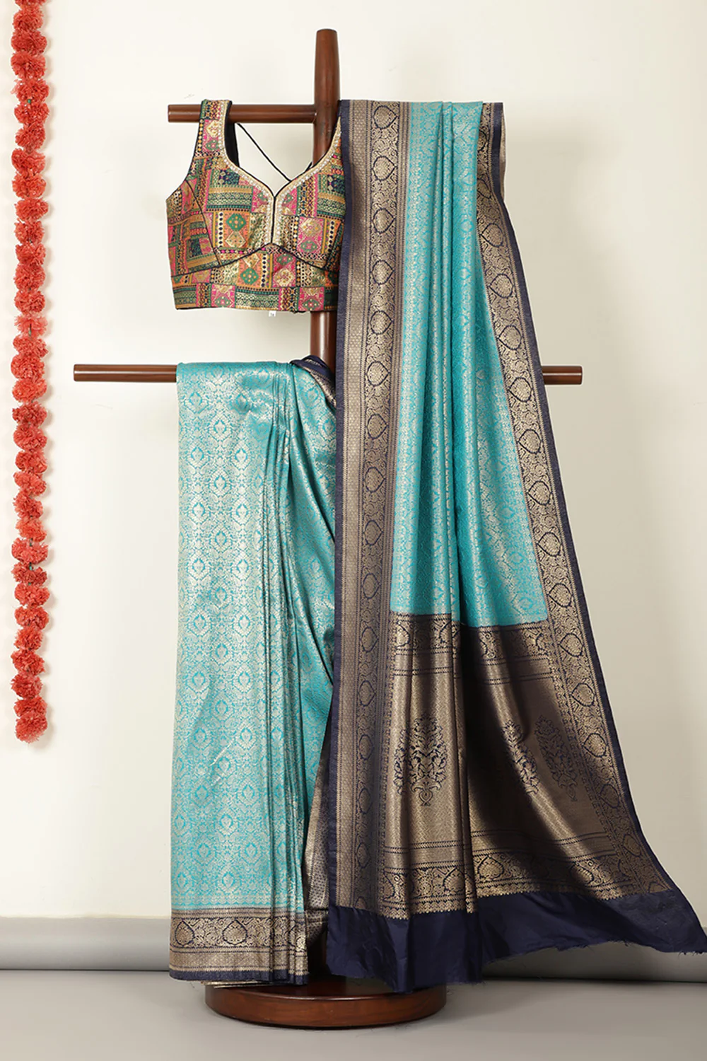 Teal & Navy Dual Toned Soft Silk Zari Woven Saree - Image 2