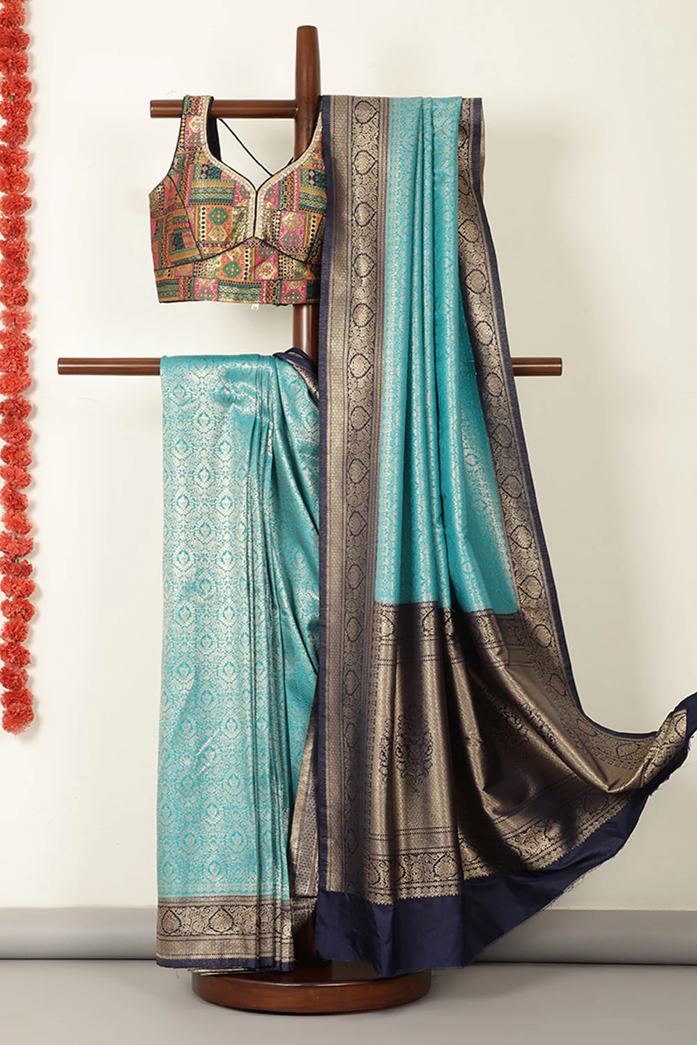 Teal & Navy Dual Toned Soft Silk Zari Woven Saree - Image 3