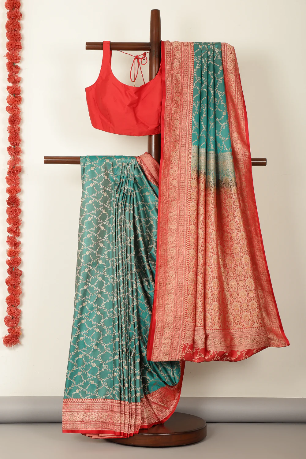 Teal & Red Dual Toned Silk Floral Jal Woven Saree - Image 2