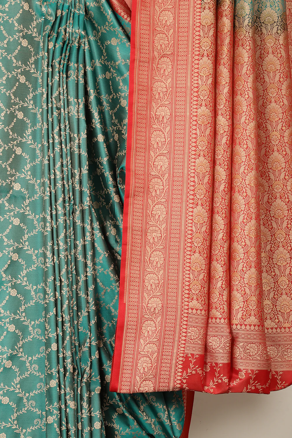 Teal & Red Dual Toned Silk Floral Jal Woven Saree - Image 3