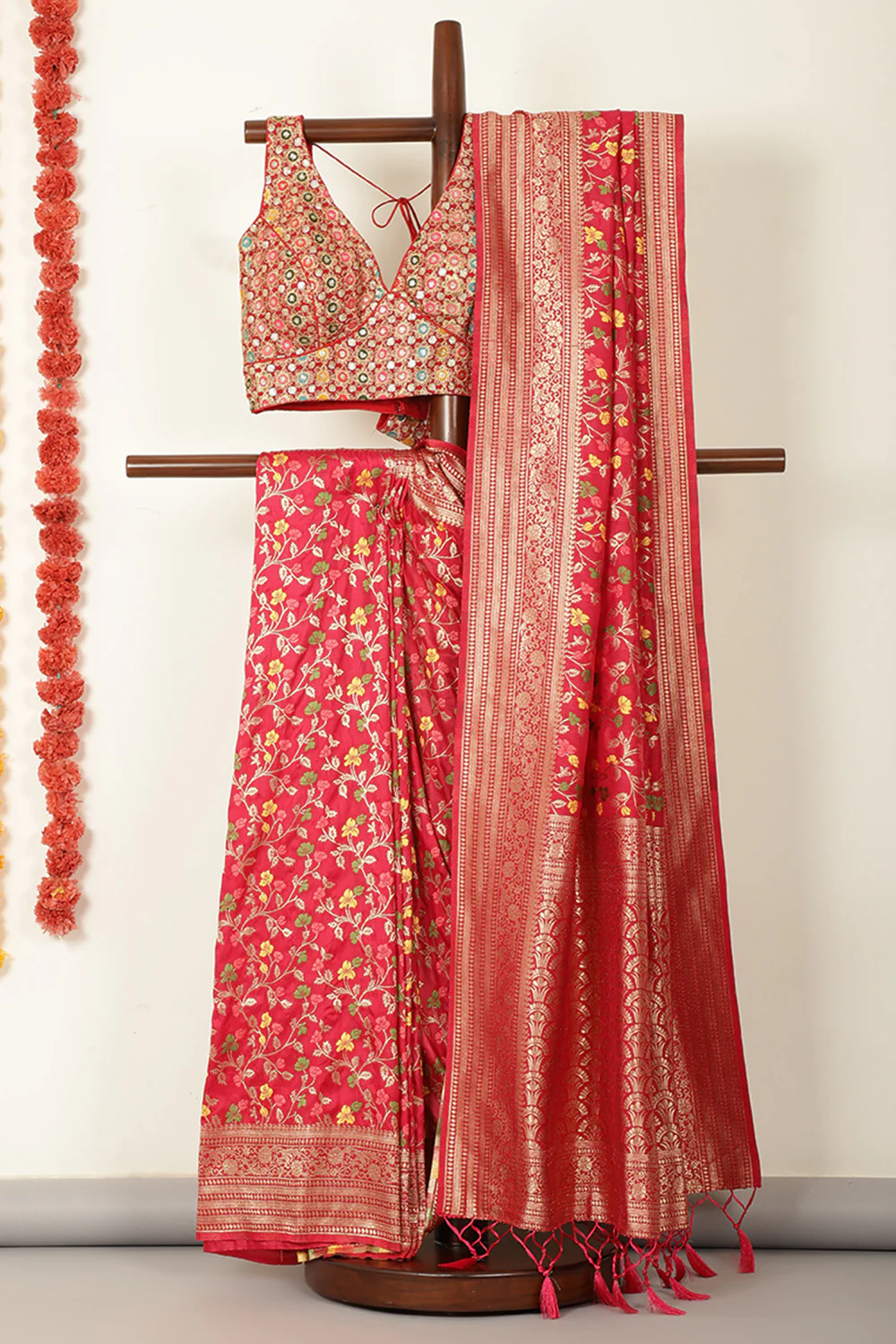 Valentine Red Silk Zari & Resham Woven Saree - Image 2