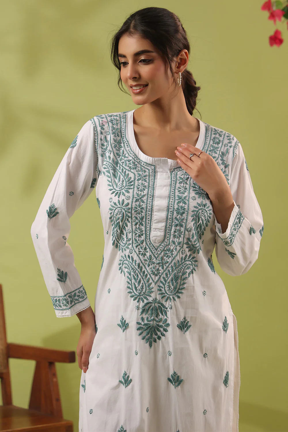 White Resham Embroidered Kurta - Image 4