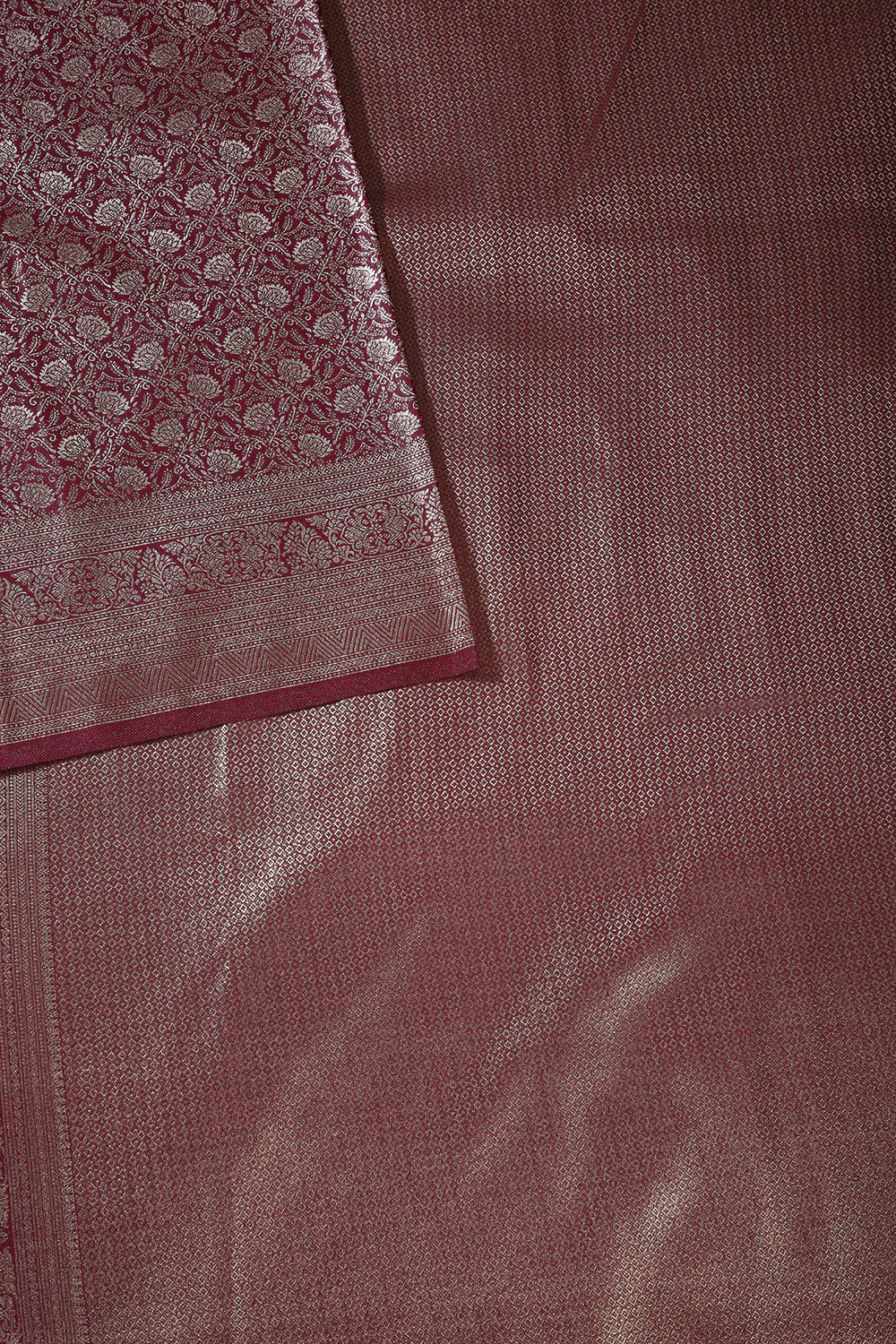 Wine Floral Zaal Woven Silk Saree - Image 4